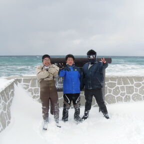 [江ノ島で記念写真]