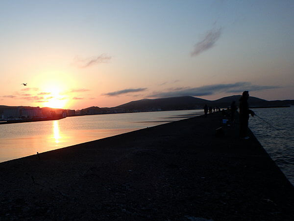 夕焼けに染まる