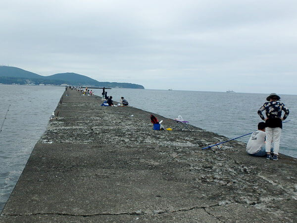 思い思いの釣り人たち