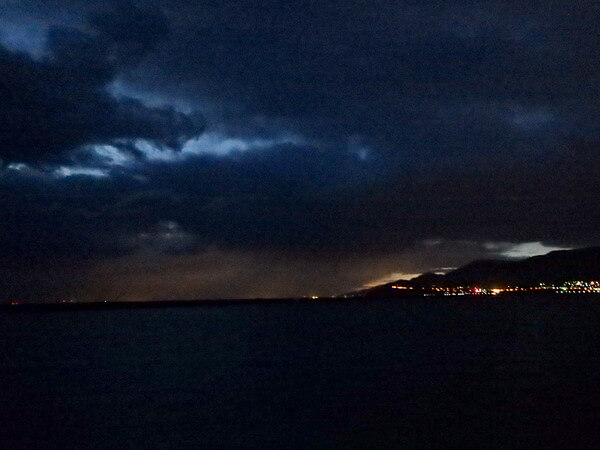 夜明け前