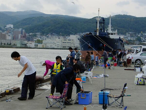 日曜午後の小樽港