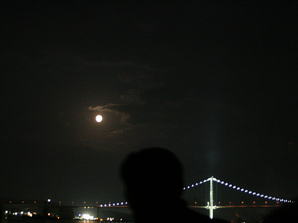 お月様と夜景