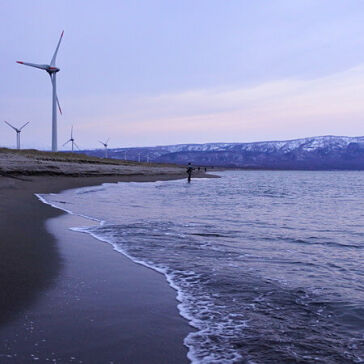 [夜明けの浜辺]