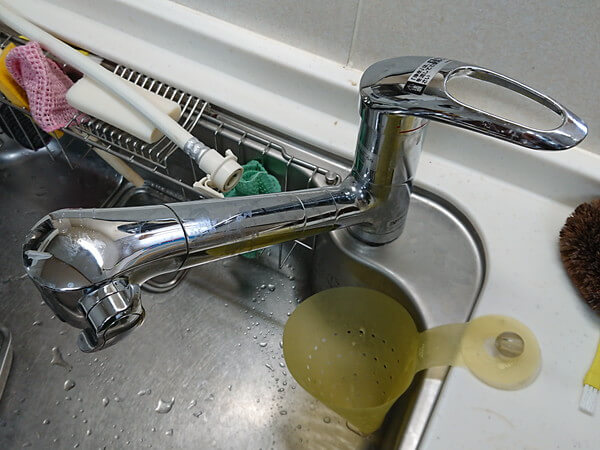 キッチン混合栓が水漏れ
