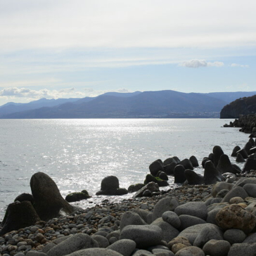 [荒れ前の海]