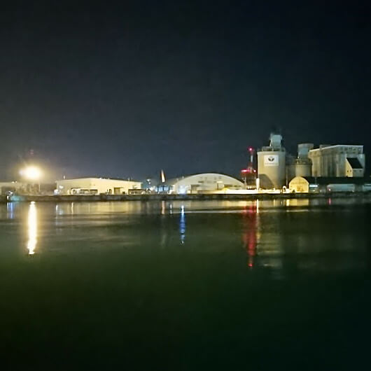 [小樽港の夜]