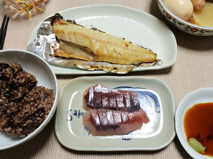 ニシンの刺身とホッケのホイル焼き