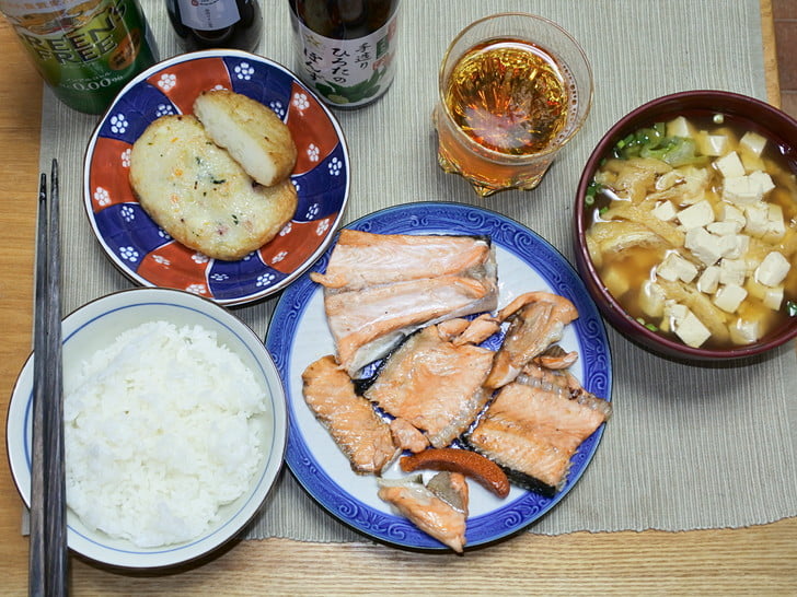 まず「あら」の塩焼きから