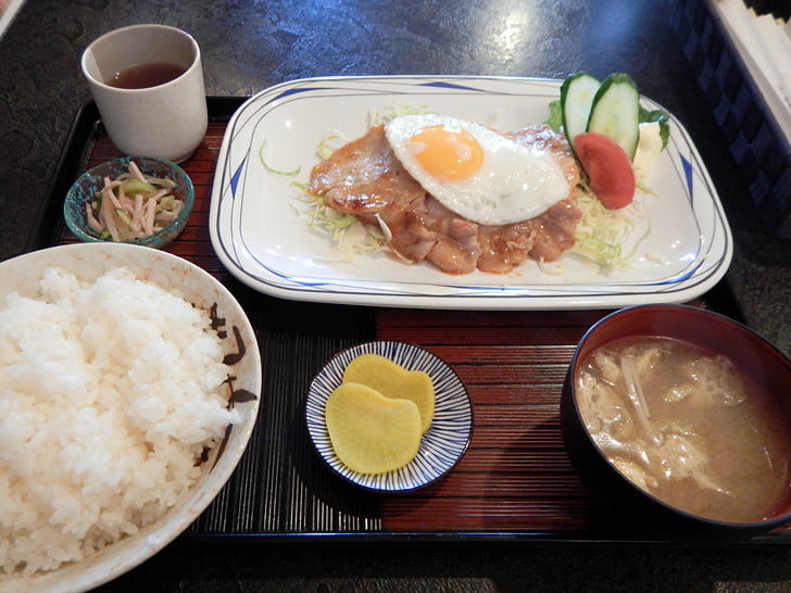 岩内万理加さんで生姜焼き