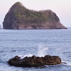[島と岩]