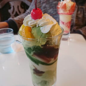 [美園の抹茶パフェ]