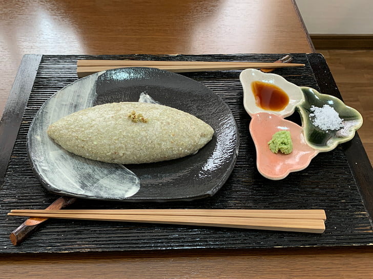 おそばの前に