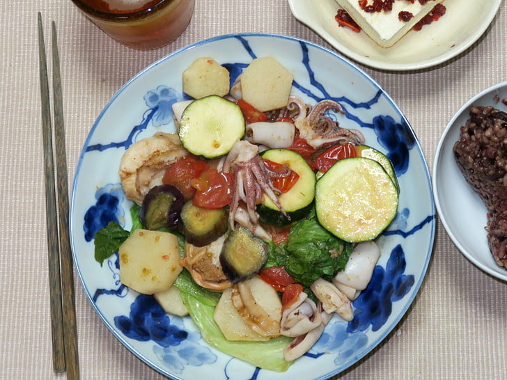 マメイカとホタテのホットサラダ