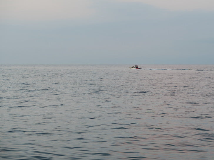 夕マズメの海