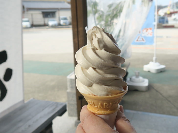 醤油ソフトクリーム、旨し