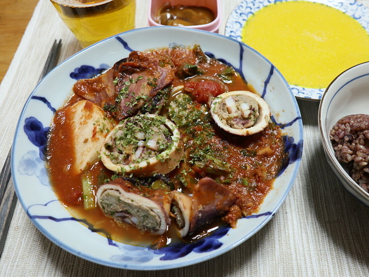 肉詰めイカのトマト煮