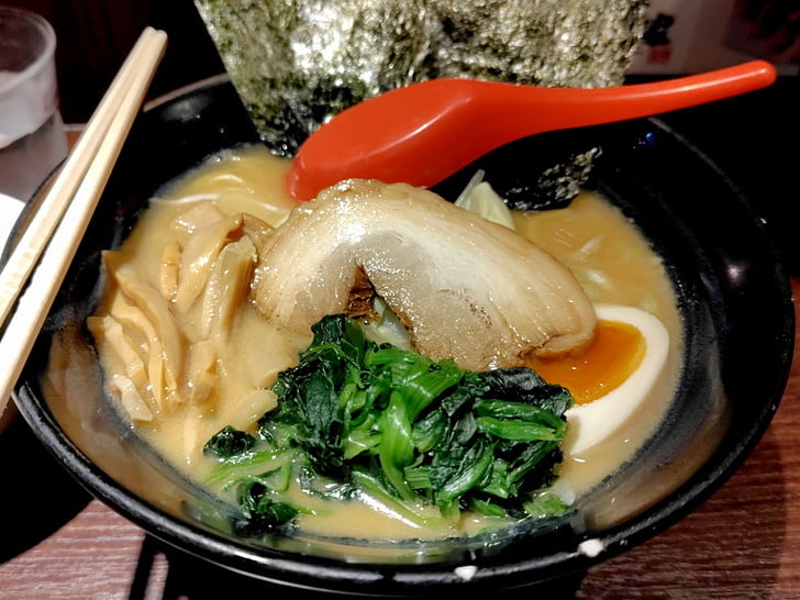 [麺GO家の豚骨醤油]