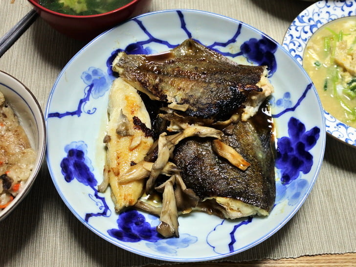 カレイとアブラコのムニエル